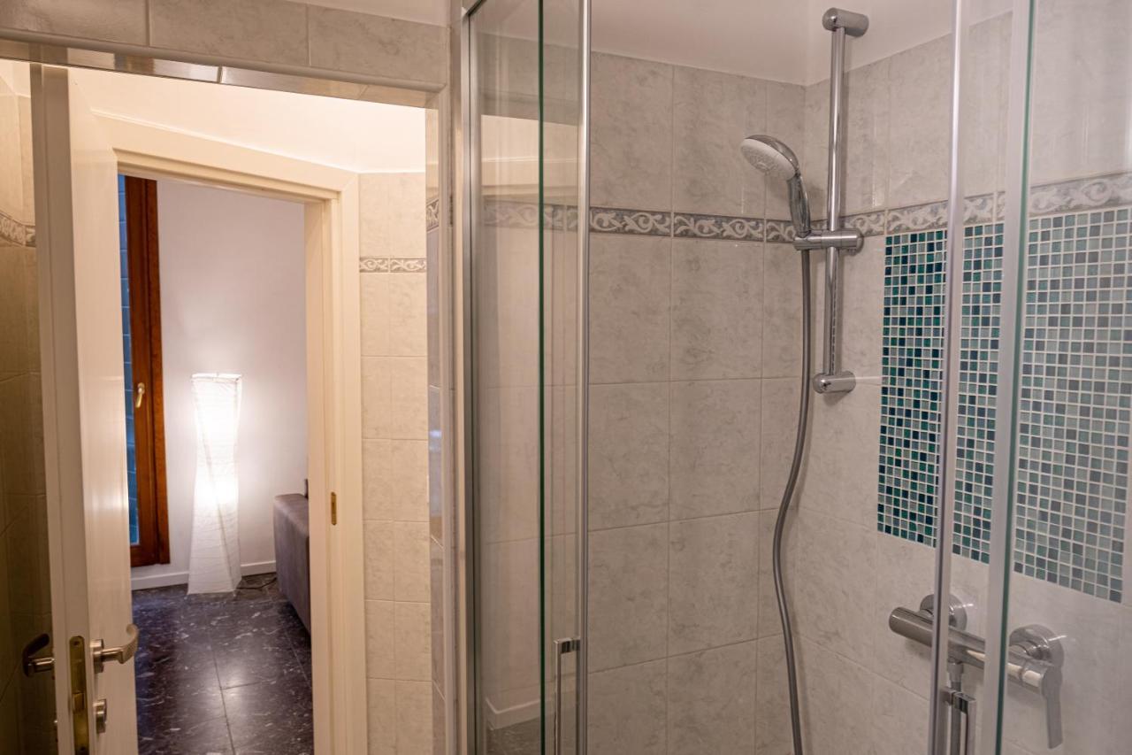 The Heart Of San Marco - Wifi Apartment Venesia Bagian luar foto